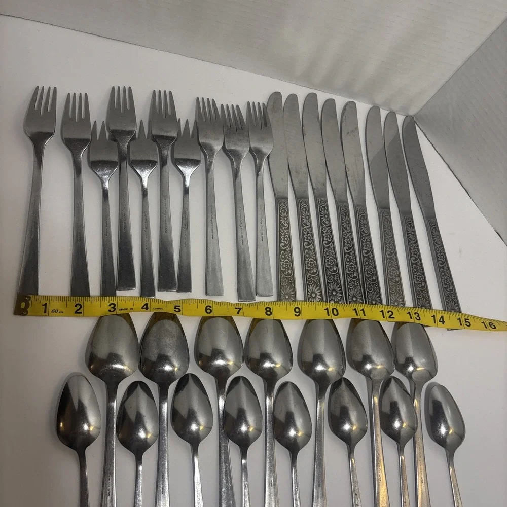 Velvet Leaf Towle Supreme Cutlery Lot Of 33 Stainless Japan Floral 60s-70s MCM